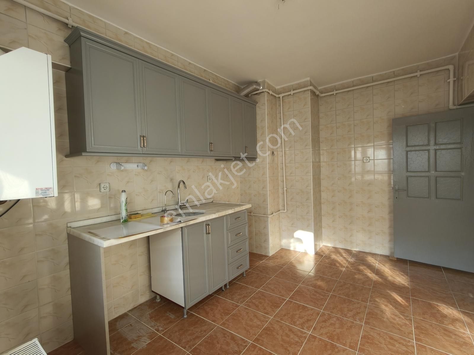 Emaks'tan/cevizlidere Merkezde/bakımlı/temiz/kilerli/3+1 - Görsel 2