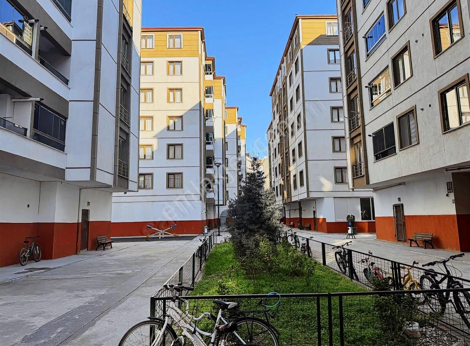 Acil Kızılpınar Mahallesin De Site İçi Satılık 3+1 Daire - Görsel 2