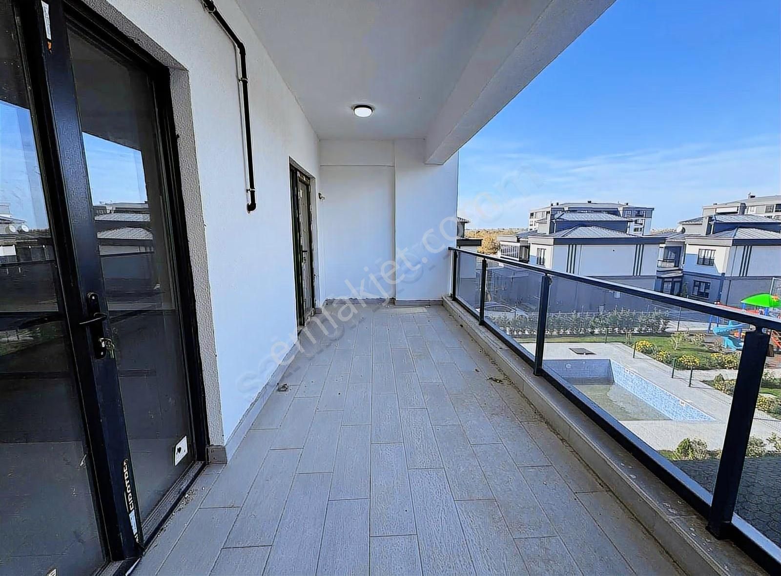 Cumhuriyet Mahallesin De Site İçerisin De Satılık 3+1 - Görsel 31