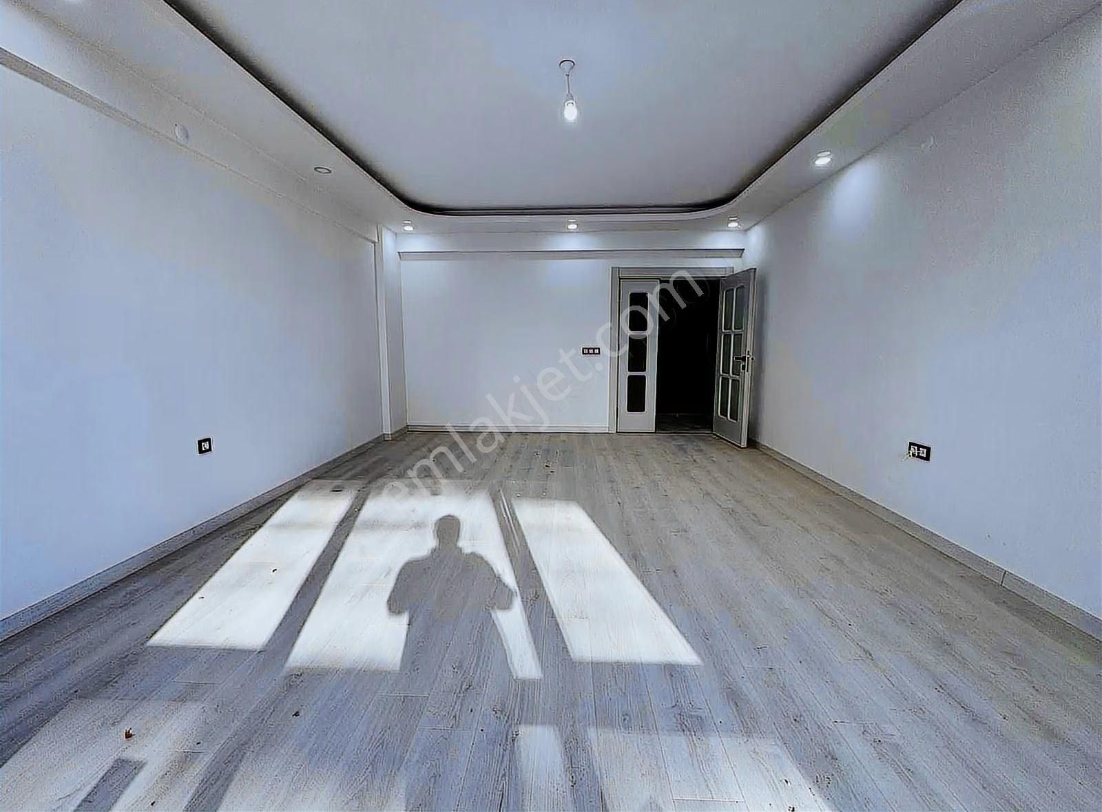 Cumhuriyet Mahallesin De Site İçerisin De Satılık 3+1 - Görsel 2