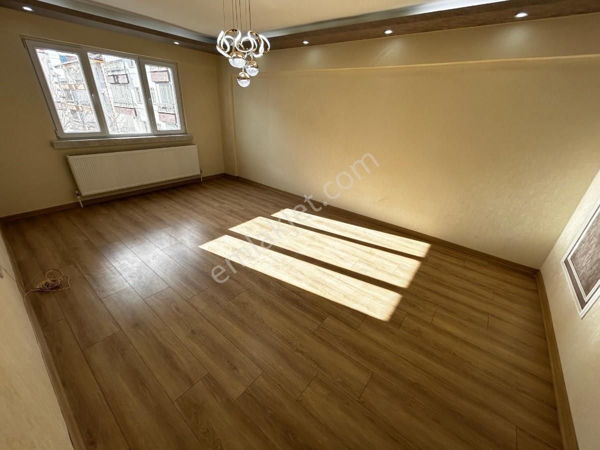 Sincan Pınarbaşı Mah 3+1 Lüx Yapılı Ara Katta Bağımsız Daire - Görsel 8