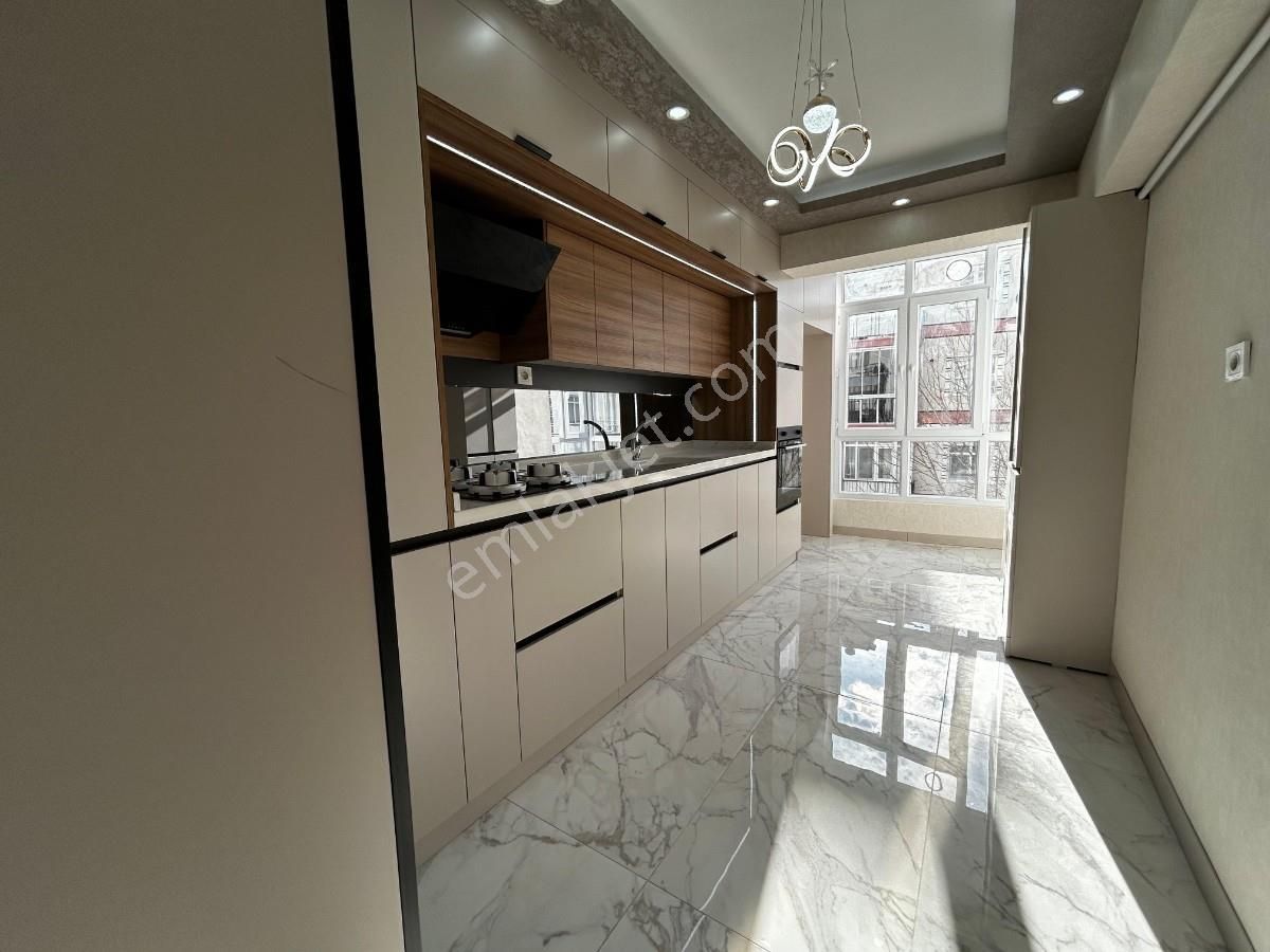 Sincan Pınarbaşı Mah 3+1 Lüx Yapılı Ara Katta Bağımsız Daire - Görsel 3