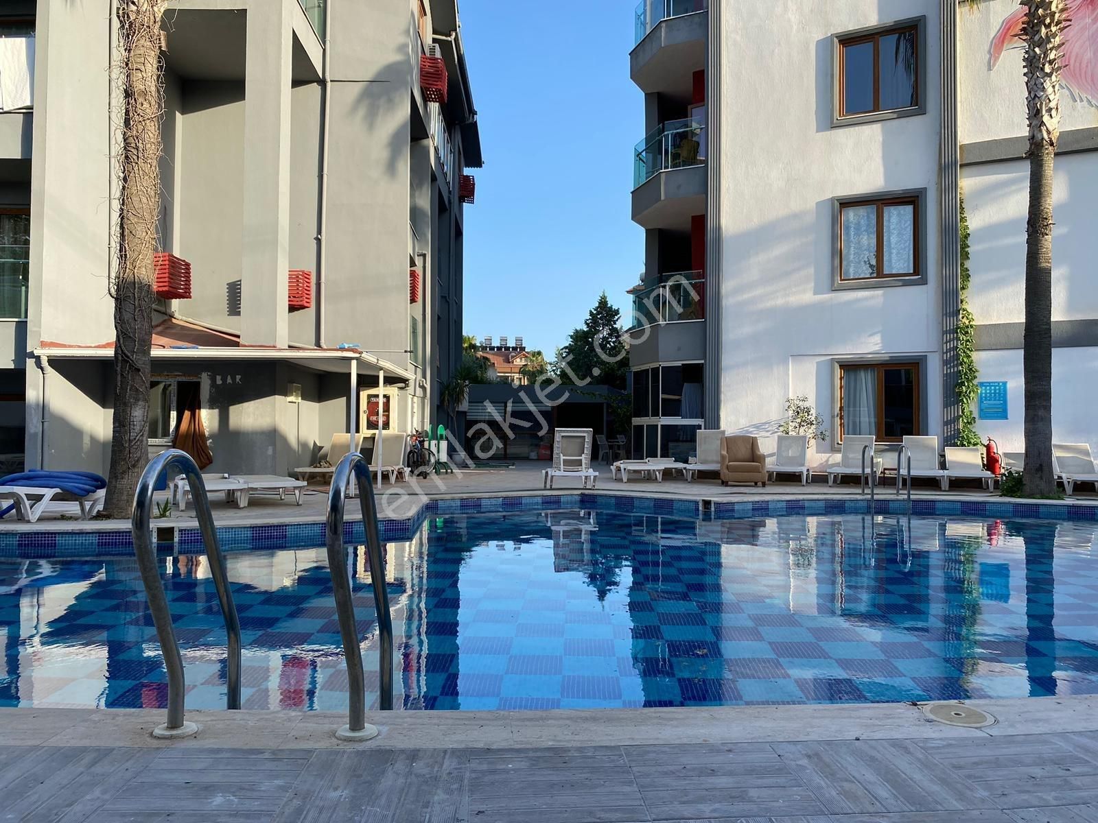 Side Merkezde/denize 450 M/üst Katta/eşyalı/boş/fırsat/1+1