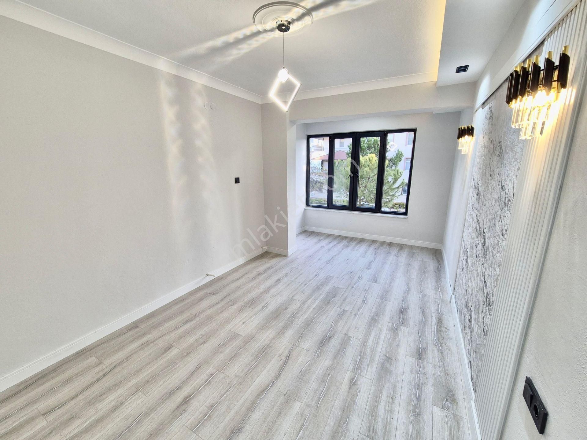 ▓karabuluttan▓göz Alıcı Tasarımı İle & Ön Cephe Ultralüx 2+1 Satılık Daire - Görsel 4