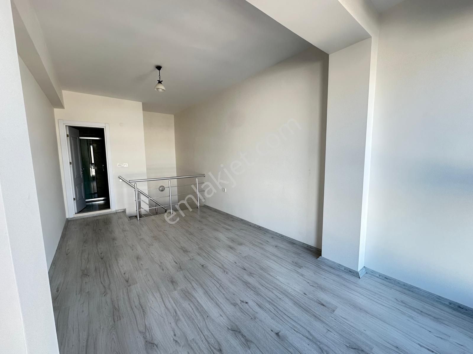 Seyrek'te 1+1 Kiralık Dubleks Temiz Daire - Görsel 18