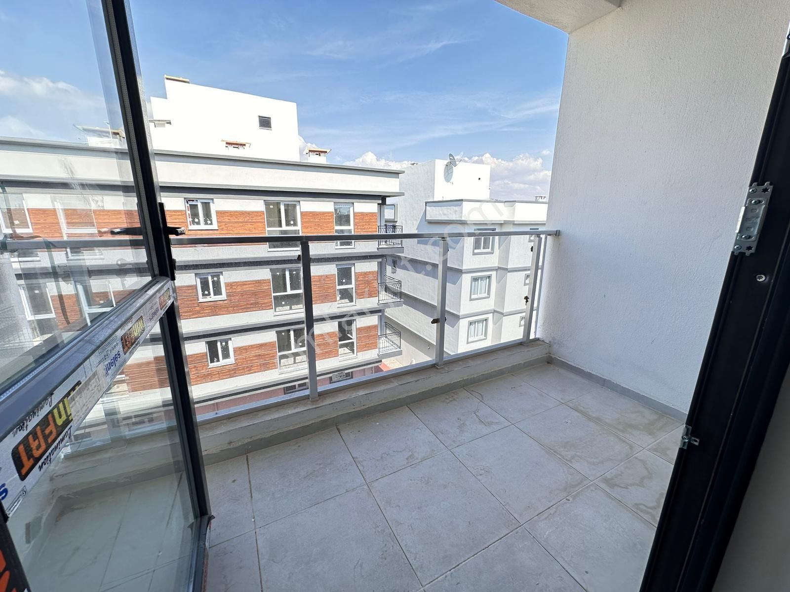 Seyrek'te 1+1 Kiralık Dubleks Temiz Daire - Görsel 8