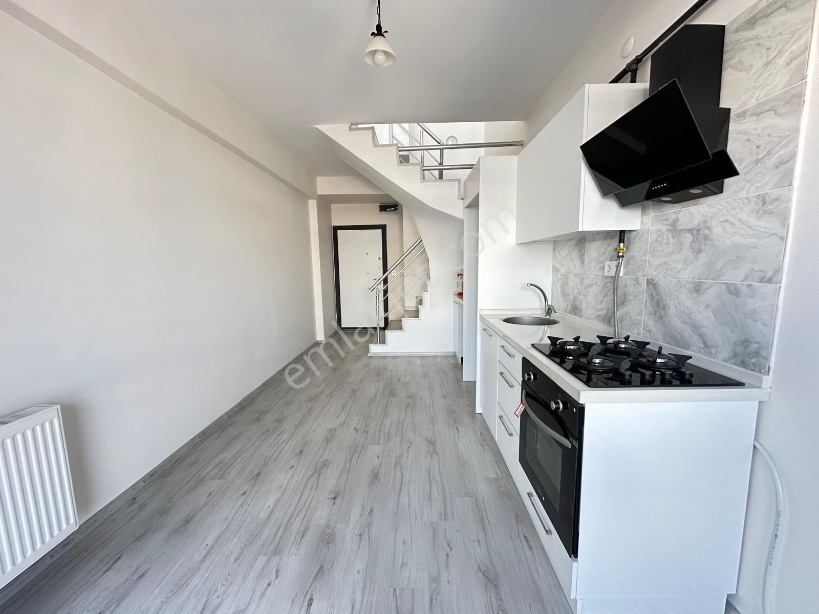 Seyrek'te 1+1 Kiralık Dubleks Temiz Daire - Görsel 7