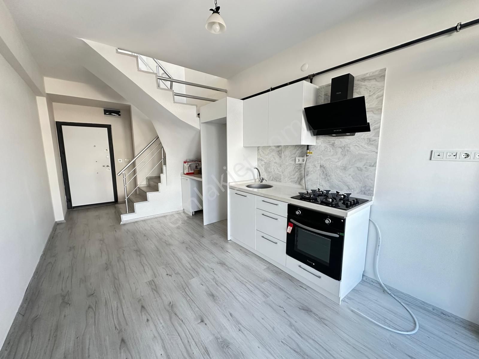 Seyrek'te 1+1 Kiralık Dubleks Temiz Daire - Görsel 6