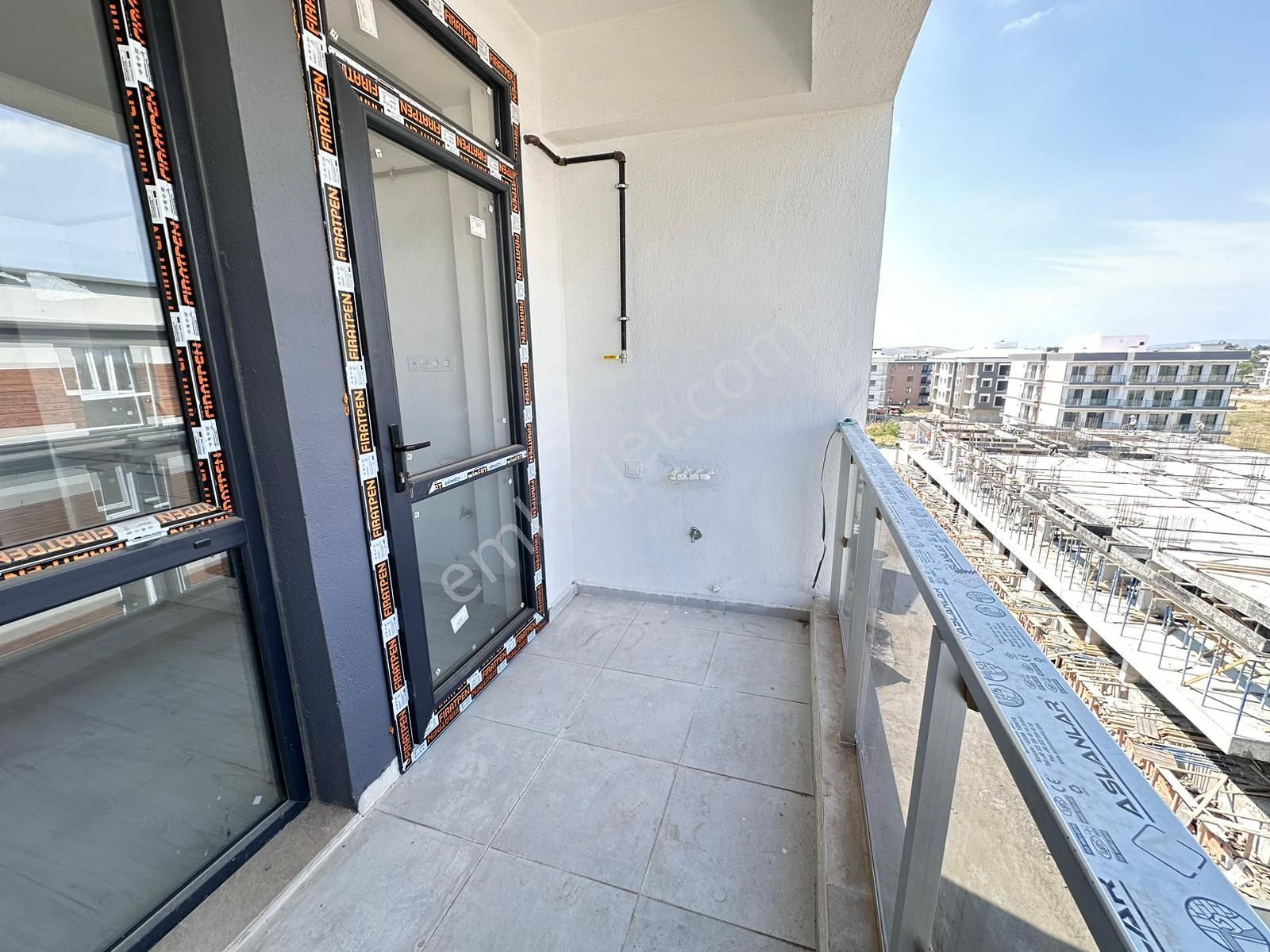 Seyrek'te 1+1 Kiralık Dubleks Temiz Daire - Görsel 12