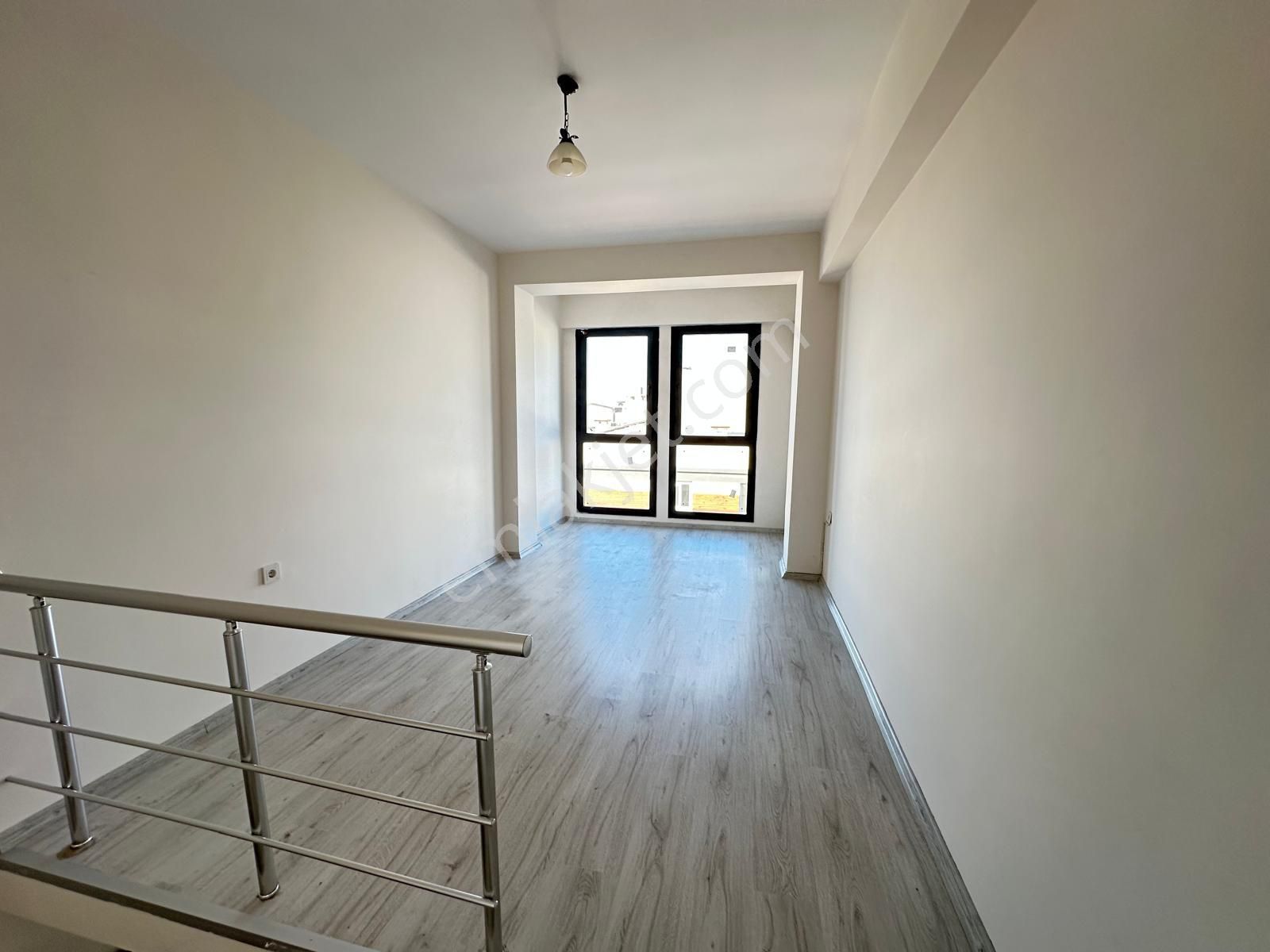Seyrek'te 1+1 Kiralık Dubleks Temiz Daire - Görsel 14