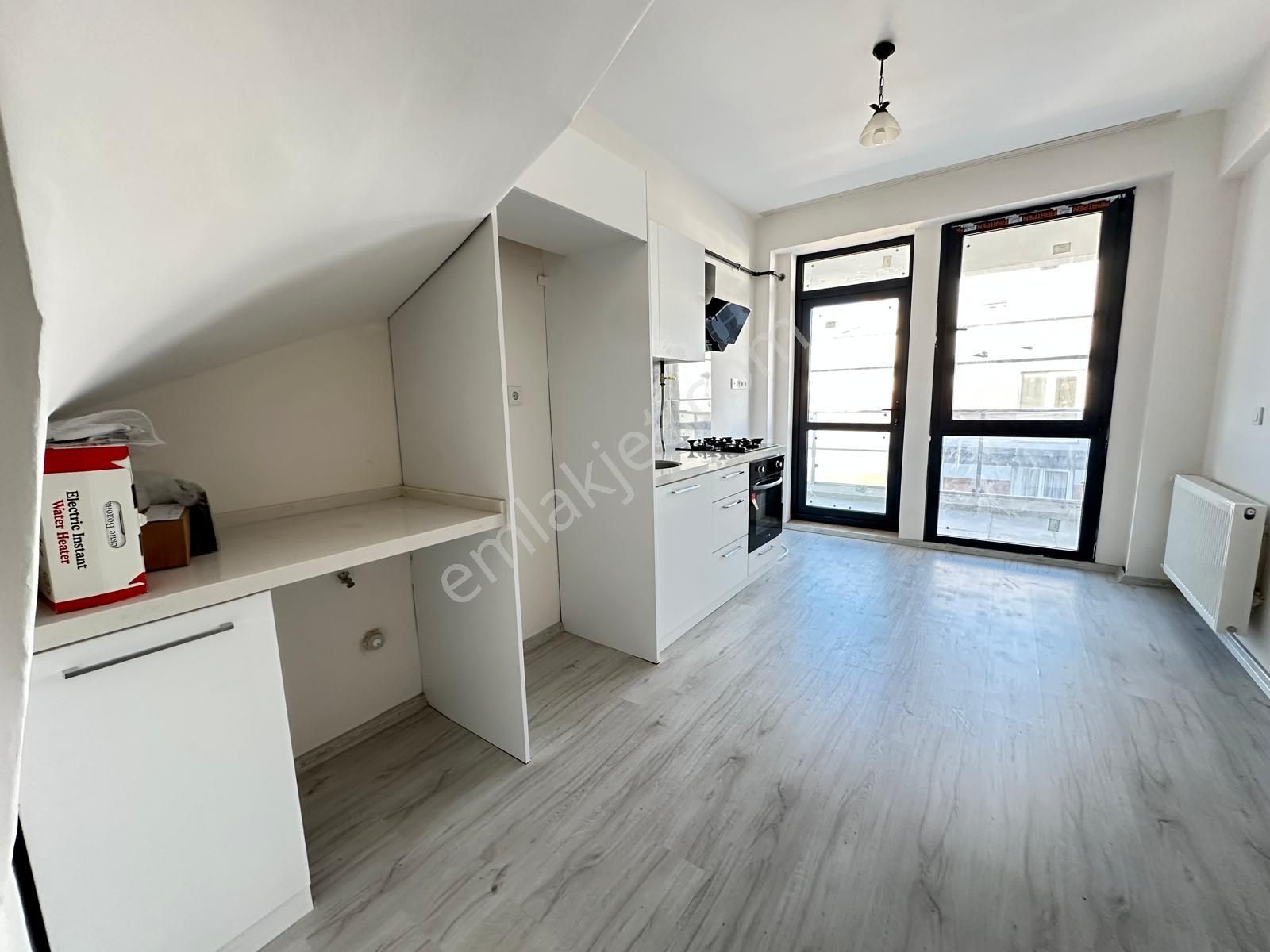 Seyrek'te 1+1 Kiralık Dubleks Temiz Daire - Görsel 5