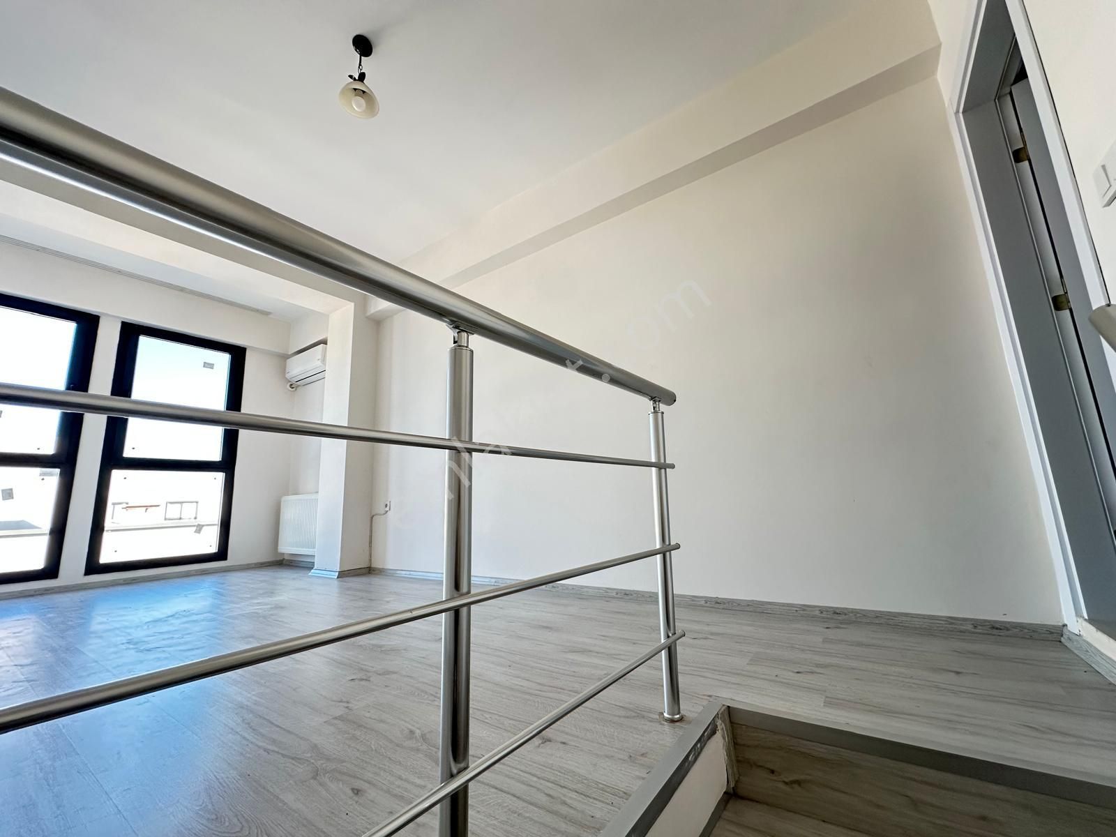 Seyrek'te 1+1 Kiralık Dubleks Temiz Daire - Görsel 13
