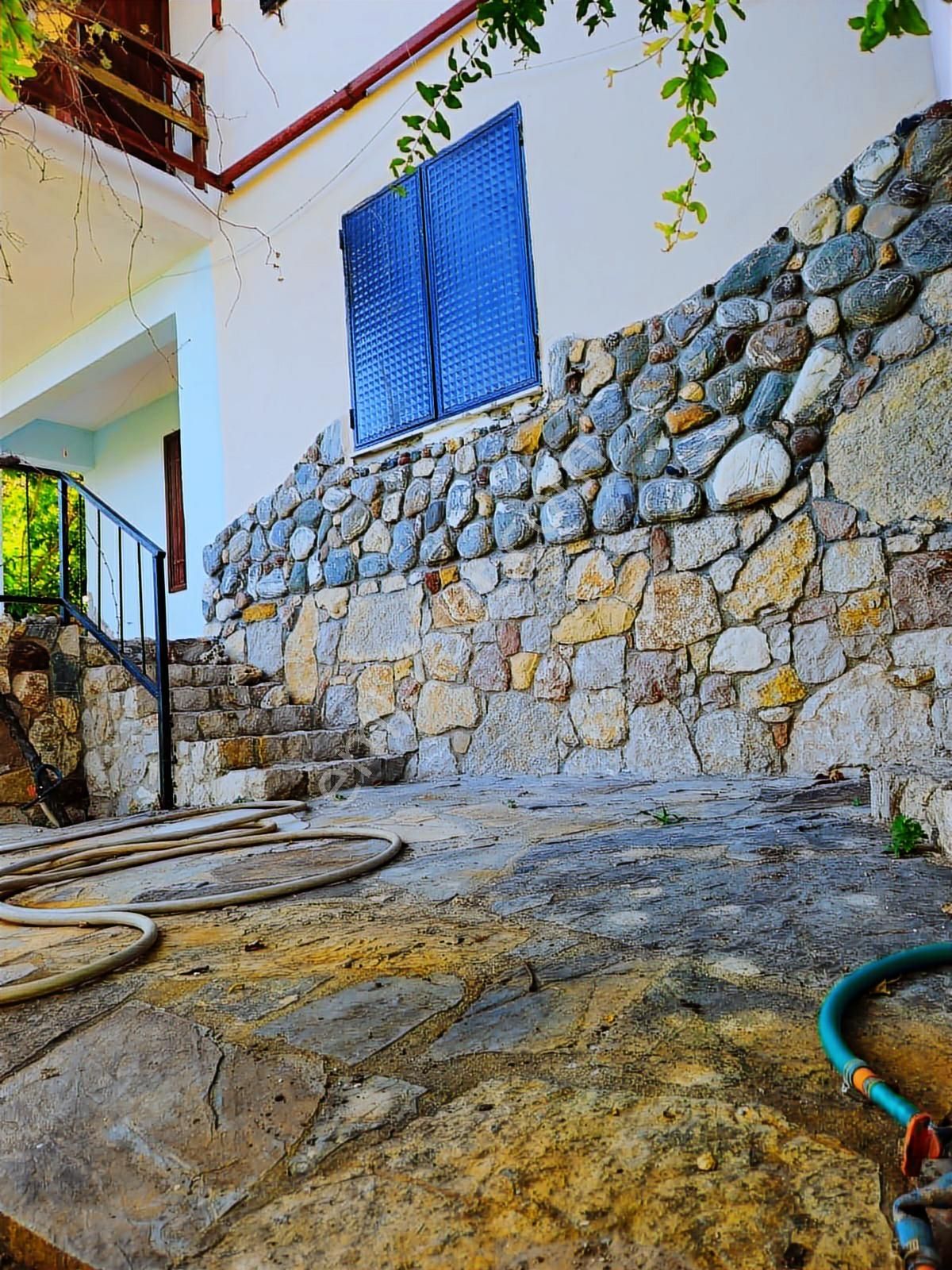 Karaburun Çatalkaya'da Deniz Manzaralı Müstakil Ev - Görsel 3