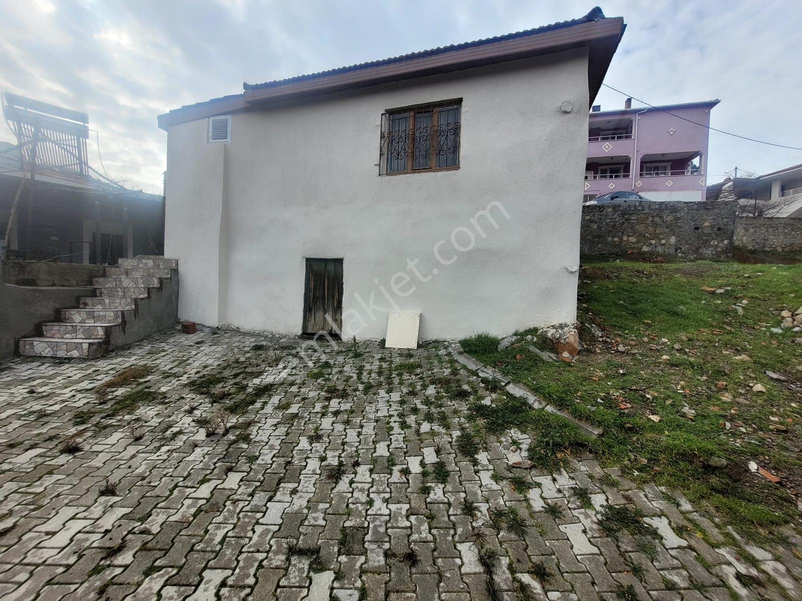 Gömeç Kubaşlar Köyünde İçi Yenilenmiş Geniş Bahçeli Müstakil Ev - Görsel 24