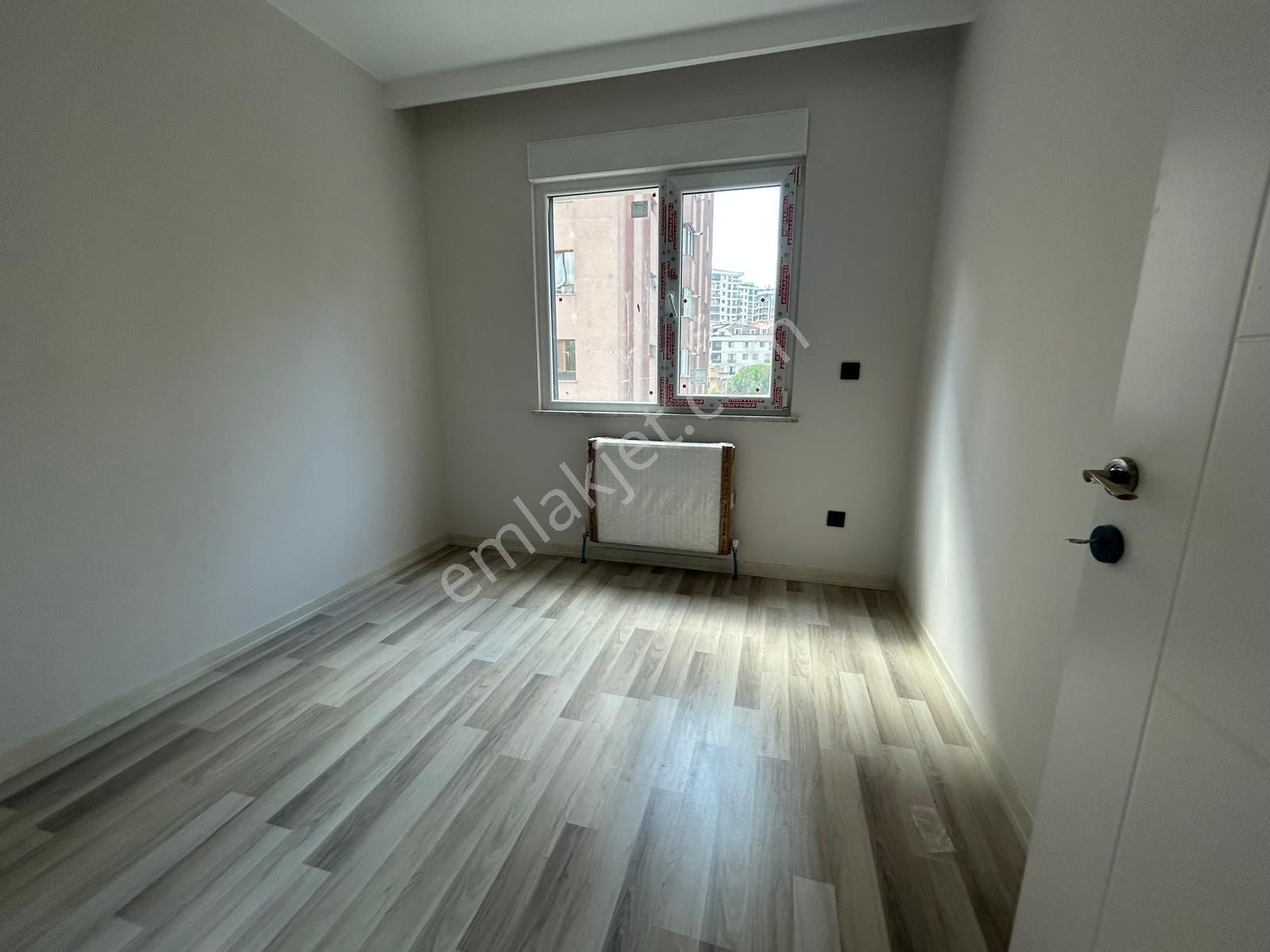 Utkudan Bostancıda Balkonlu Ebeveynli Sıfır Binada Satılık 3+1 - Görsel 24