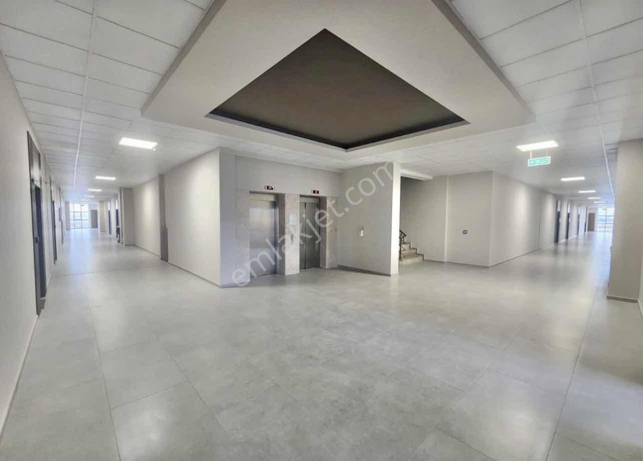 Efe Plaza'da Kiralık Son Dubleks Ofis - Görsel 19