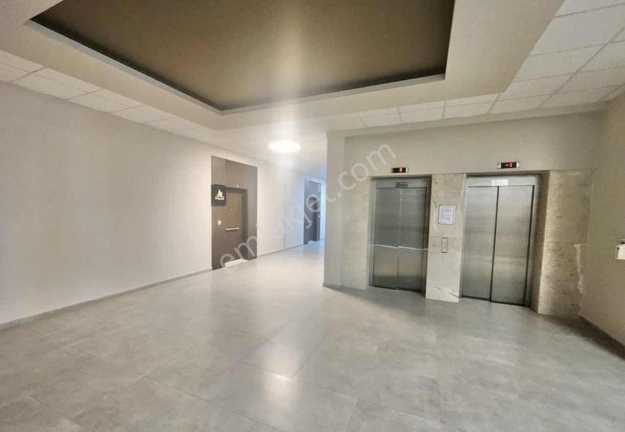 Efe Plaza'da Kiralık Son Dubleks Ofis - Görsel 12