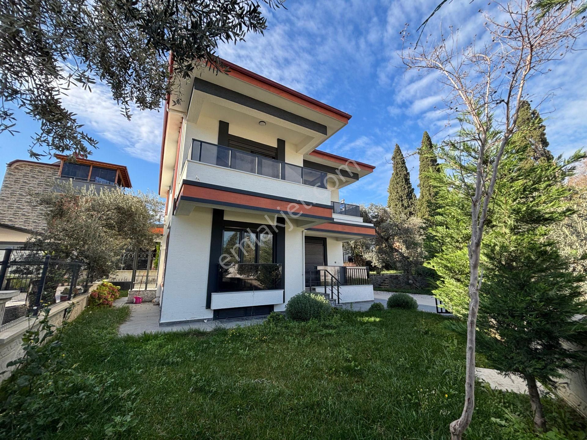 Yiğit'ten Güre'de Bahçe Kullanımı Geniş 6+1 Tam Müstakil Villa - Görsel 12