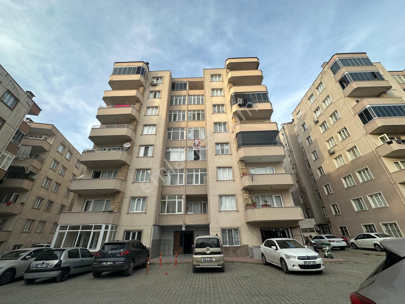 Emek Fsm' De Metroya 500 Metre Site İçi 4+1 Satılık Daire!