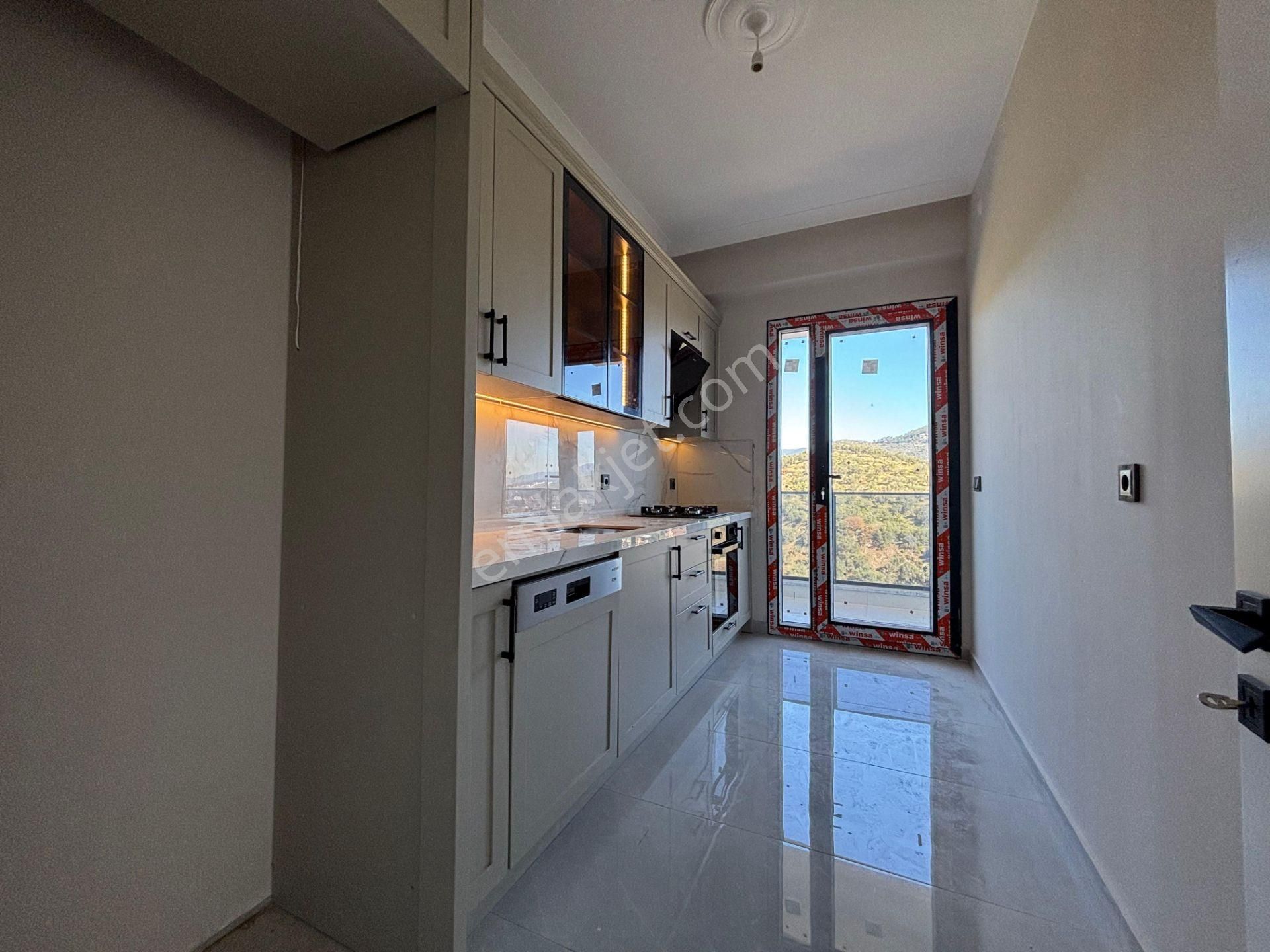 Yiğit'ten Küçükkuyu'da 2+1 Denize 300 Metre Lüks Daire - Görsel 15