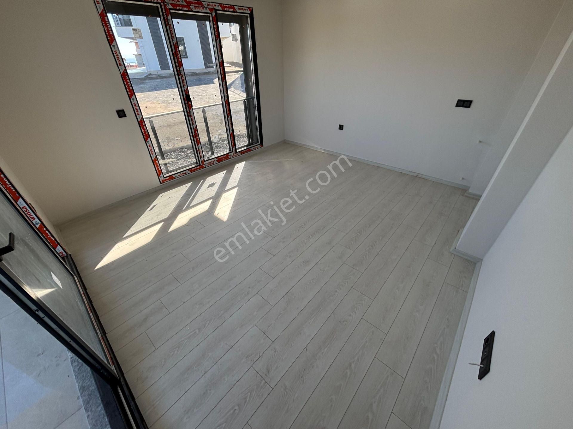 Yiğit'ten Küçükkuyu'da 2+1 Denize 300 Metre Lüks Daire - Görsel 27