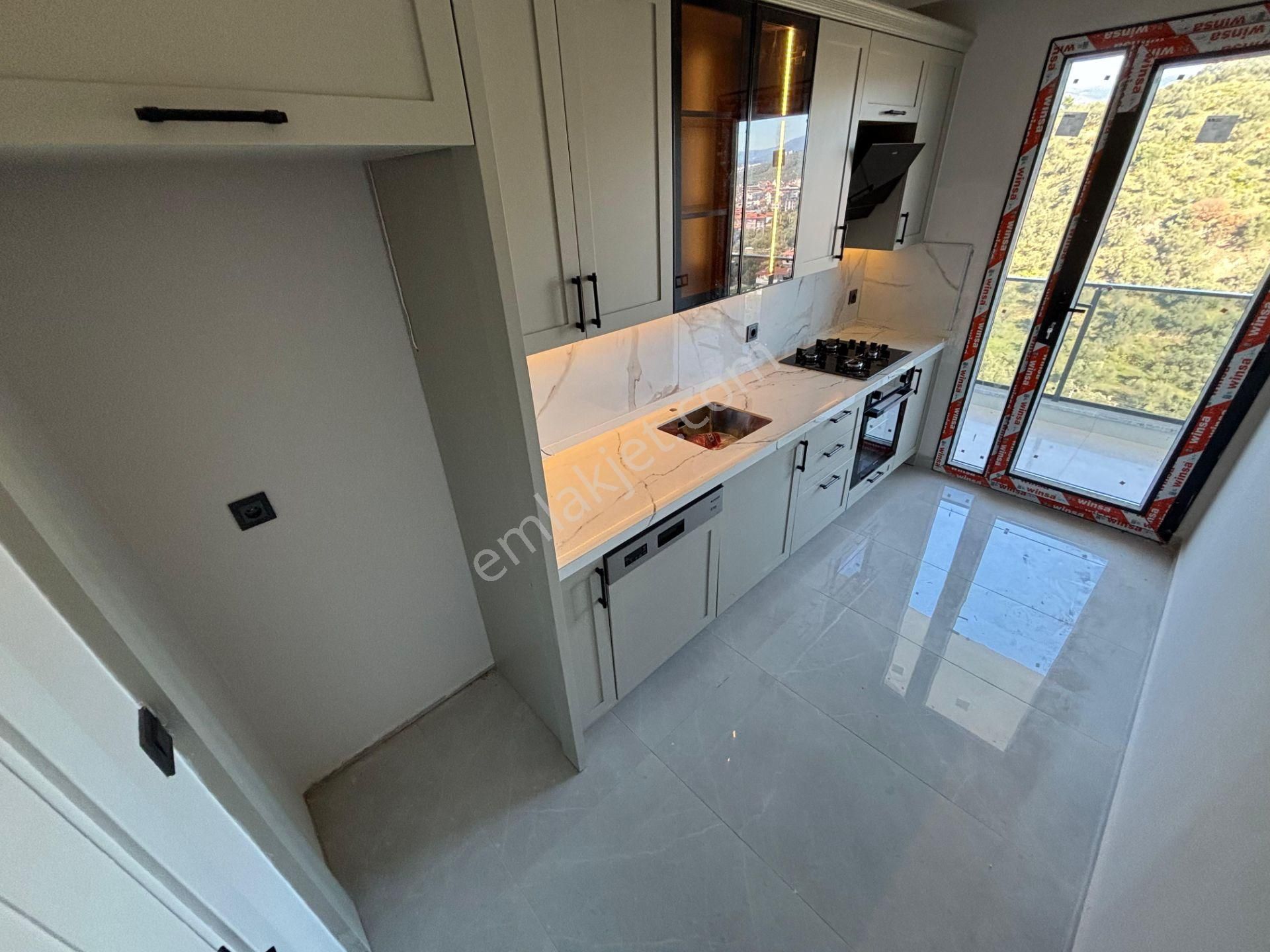 Yiğit'ten Küçükkuyu'da 2+1 Denize 300 Metre Lüks Daire - Görsel 11