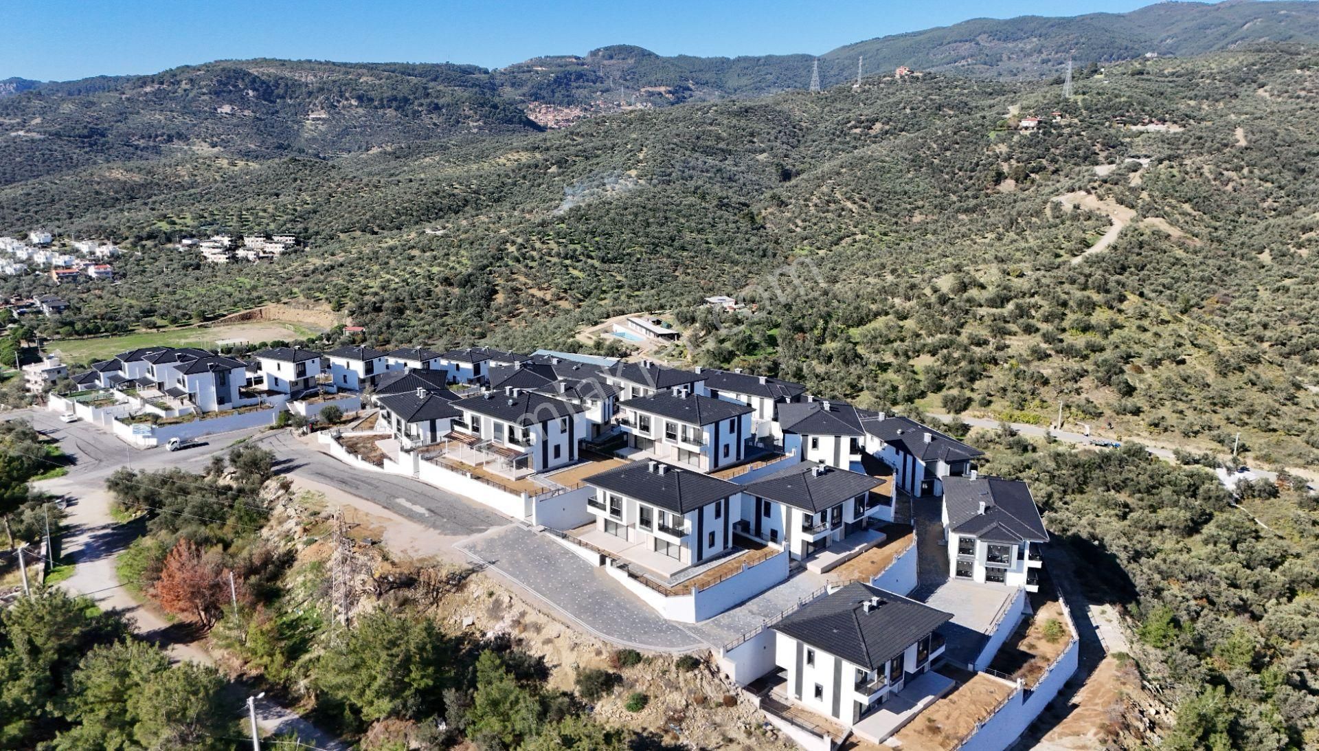 Yiğit'ten Küçükkuyu'da 2+1 Denize 300 Metre Lüks Daire - Görsel 5