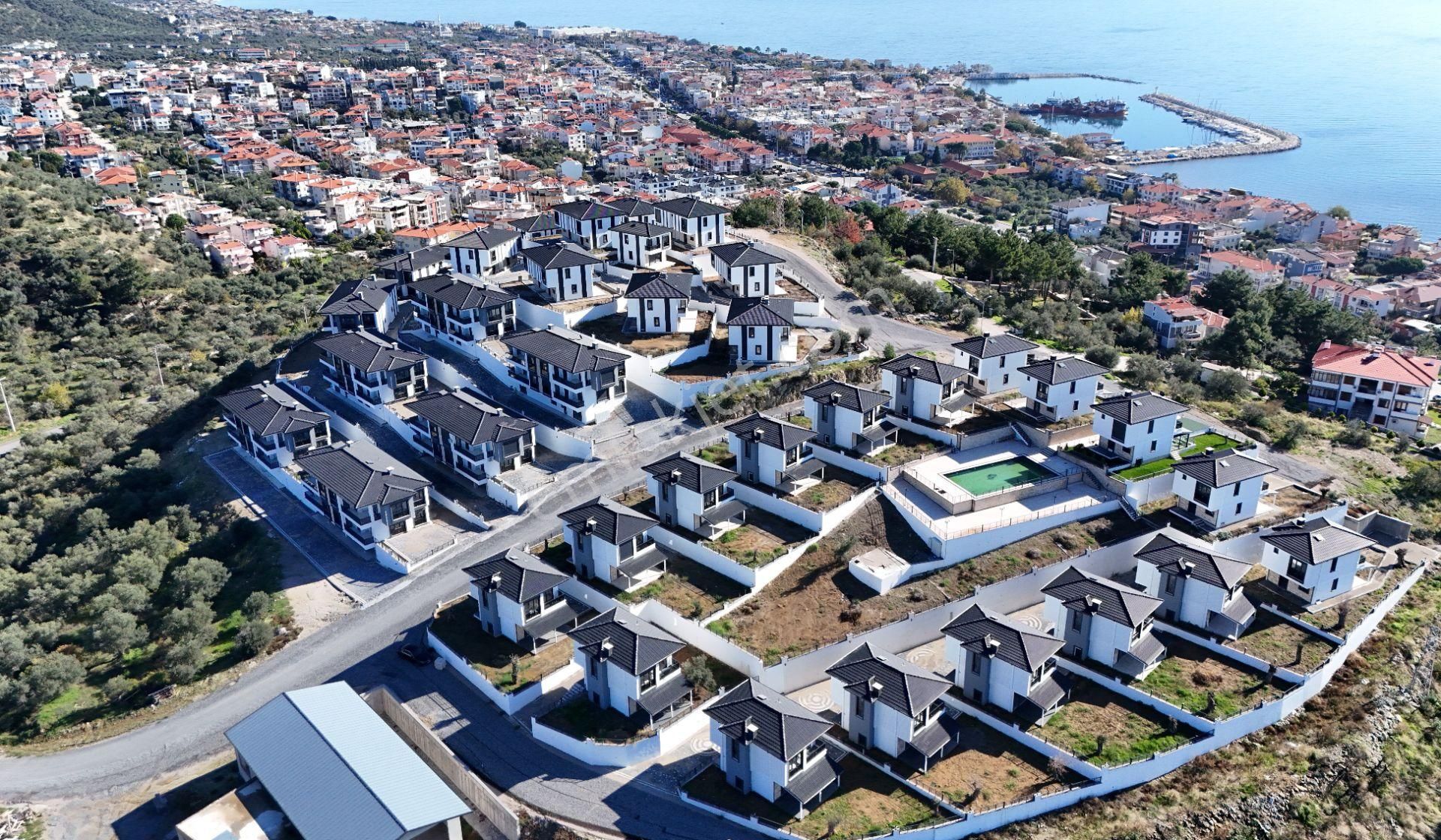 Yiğit'ten Küçükkuyu'da 2+1 Denize 300 Metre Lüks Daire - Görsel 3