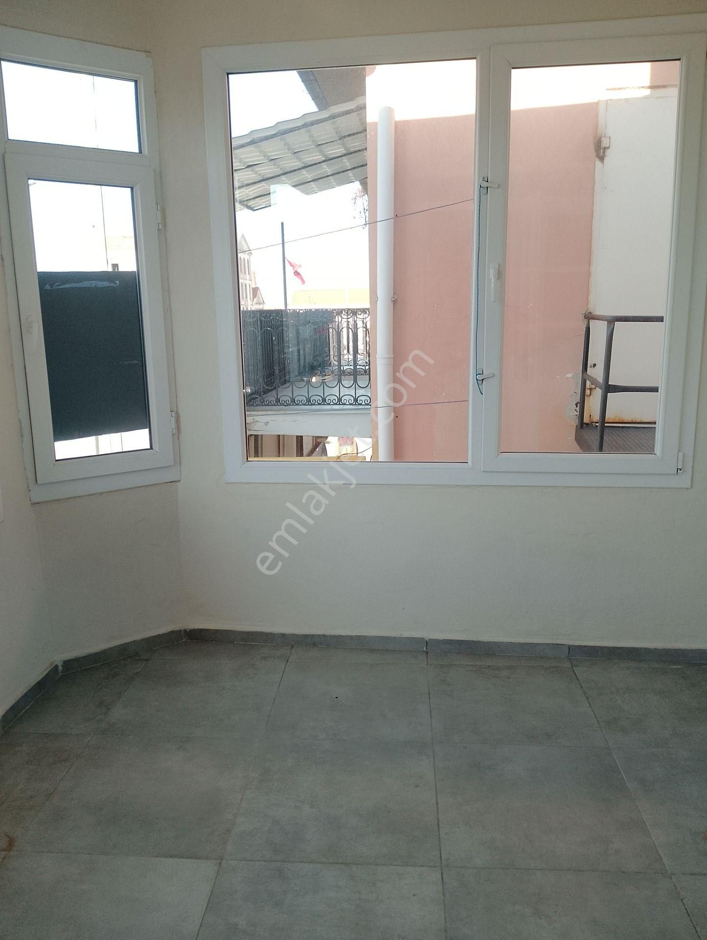Ayvalık Merkezde Kiralık Deniz Manzaralı Ofis/daire - Görsel 4