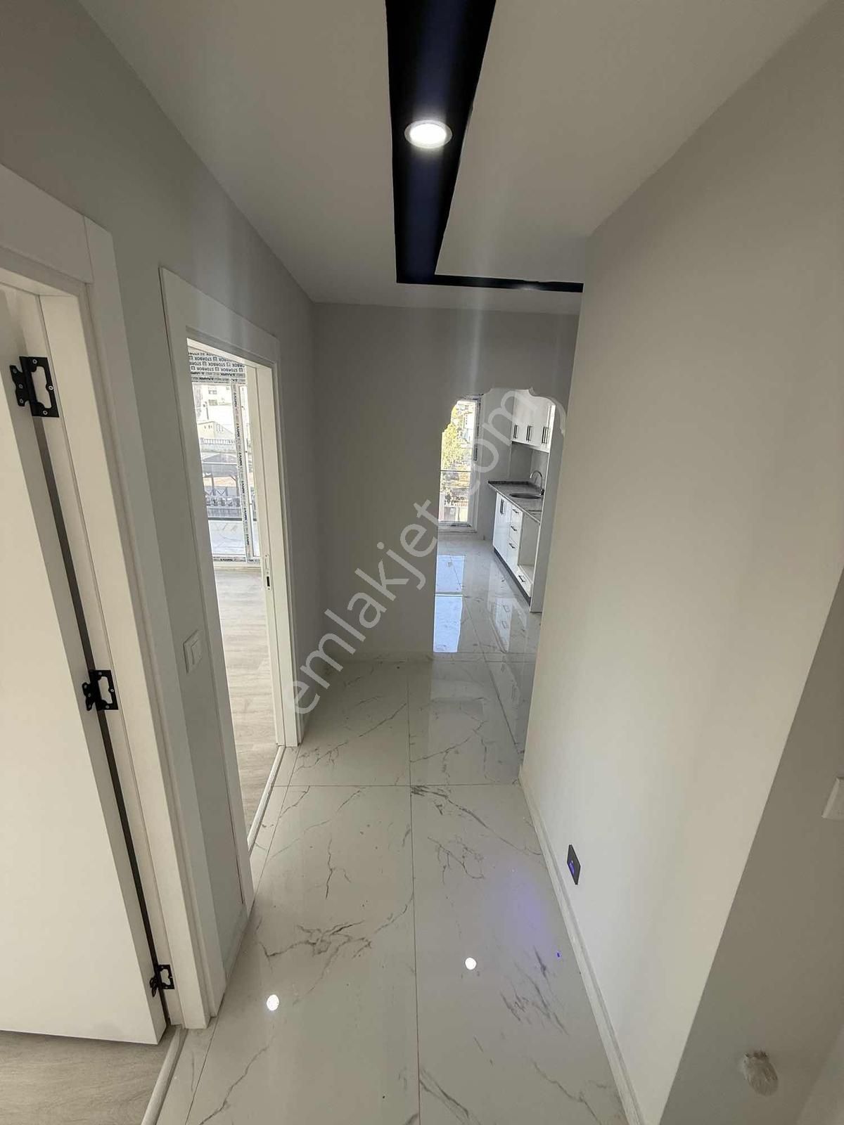 Gazi Mah Tramwaya Yakın Konumda Sıfır Satılık 2+1 - Görsel 15