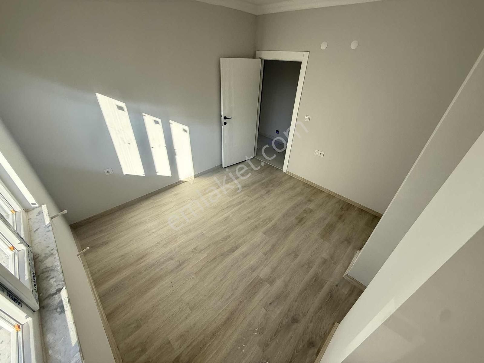 Gazi Mah Tramwaya Yakın Konumda Sıfır Satılık 2+1 - Görsel 12