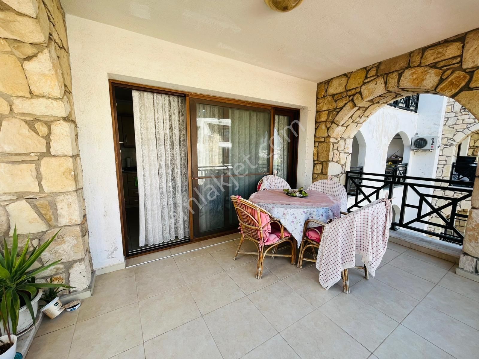 Akbükte 3+1 Arakat Çift Wc Banyolu Daire - Görsel 2