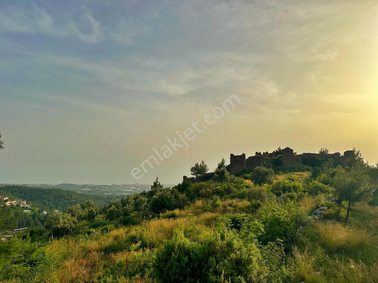 Kızılcaşehir'de Önü Kapanmaz Deniz, Kale Manzaralı Satılık Tarla - Görsel 3