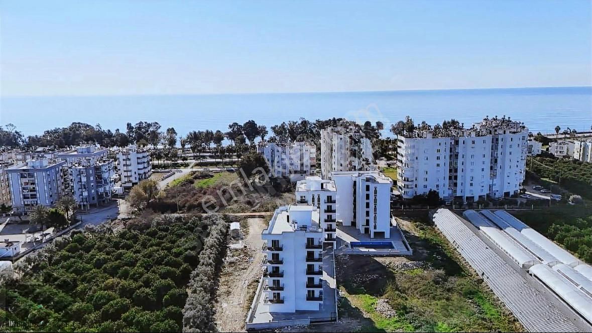 Gökhan Gökdemirden Havuzlu Site İçi Denize Yakın 1+1 Sıfır Daire