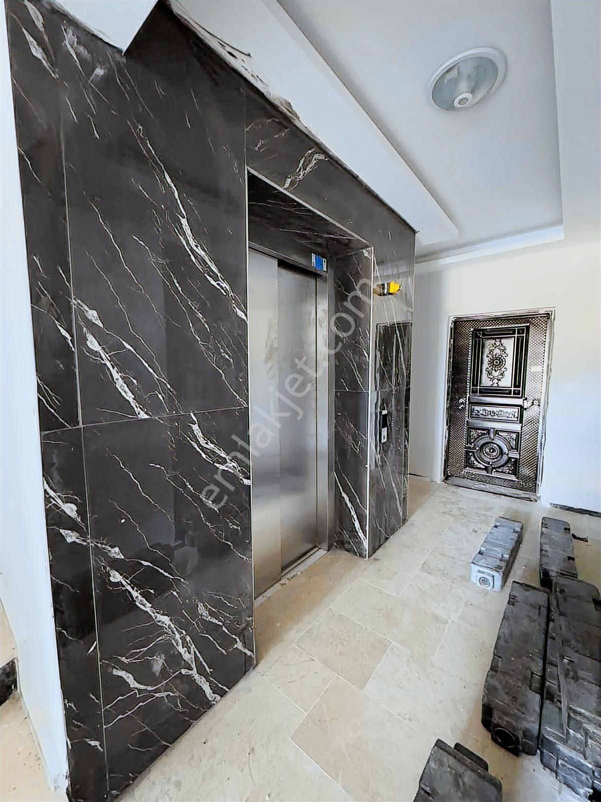 Gökhan Gökdemirden Havuzlu Site İçi Denize Yakın 1+1 Sıfır Daire - Görsel 3