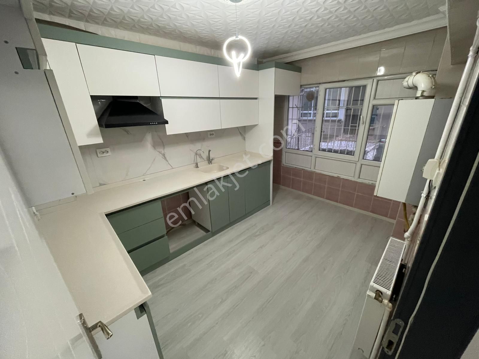 Atatürk Mahallesi'nde 3+1 Yapılı Kupon Satılık Daire