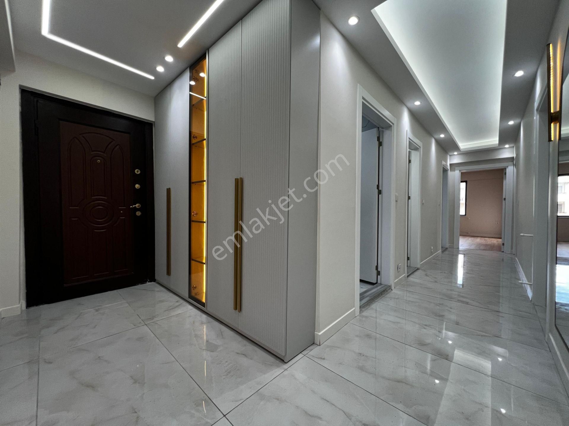 Yiğit'ten Akçay Sarıkızda 3+1 Geniş Metrekare Öncephe Lüks Daire - Görsel 34