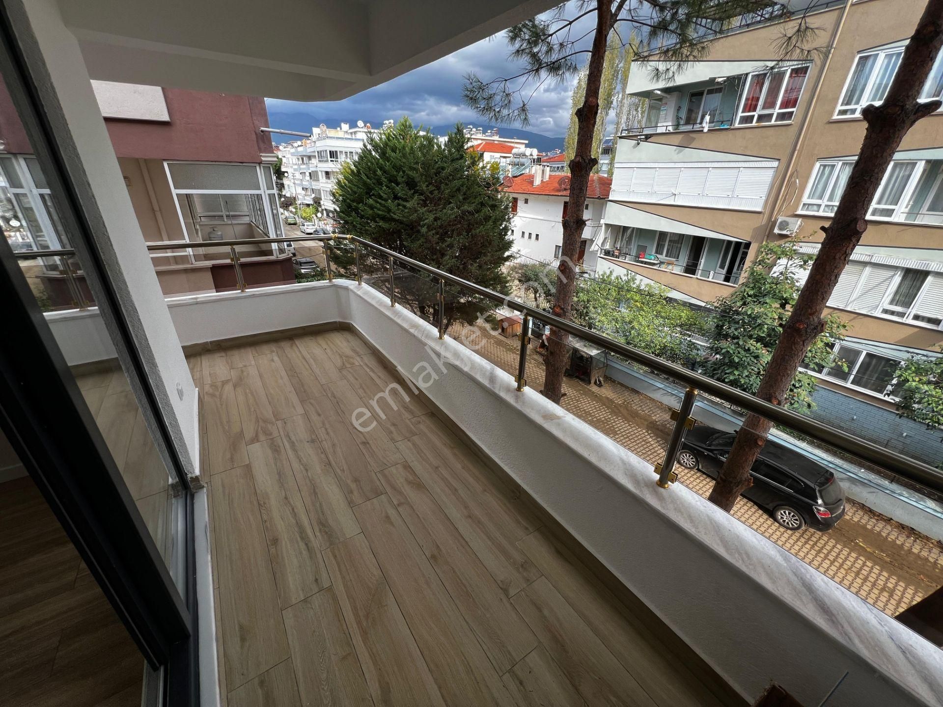 Yiğit'ten Akçay Sarıkızda 3+1 Geniş Metrekare Öncephe Lüks Daire - Görsel 12