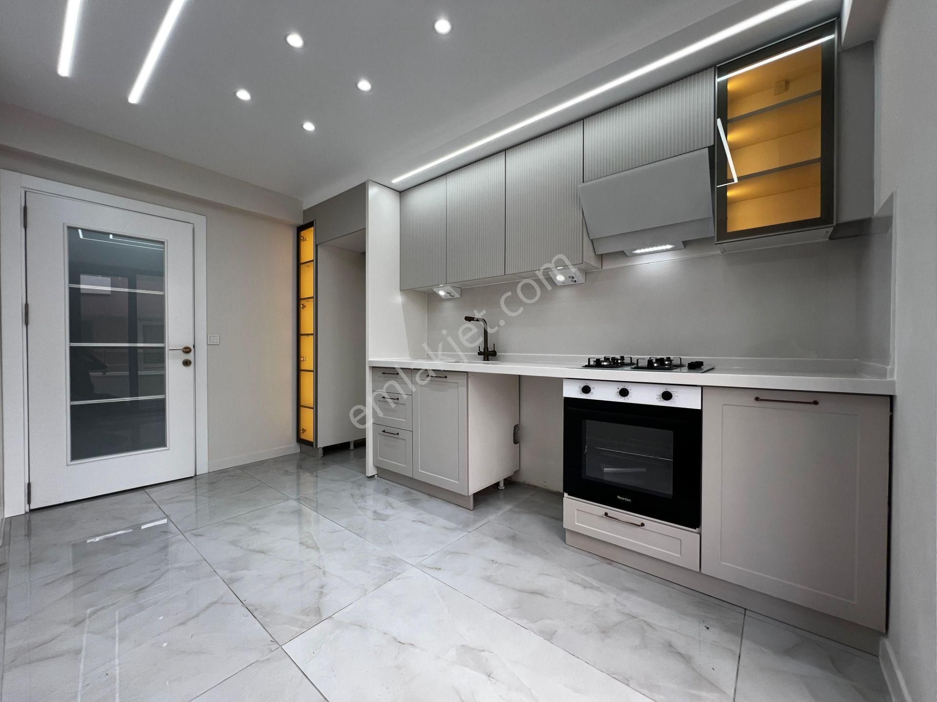 Yiğit'ten Akçay Sarıkızda 3+1 Geniş Metrekare Öncephe Lüks Daire - Görsel 3