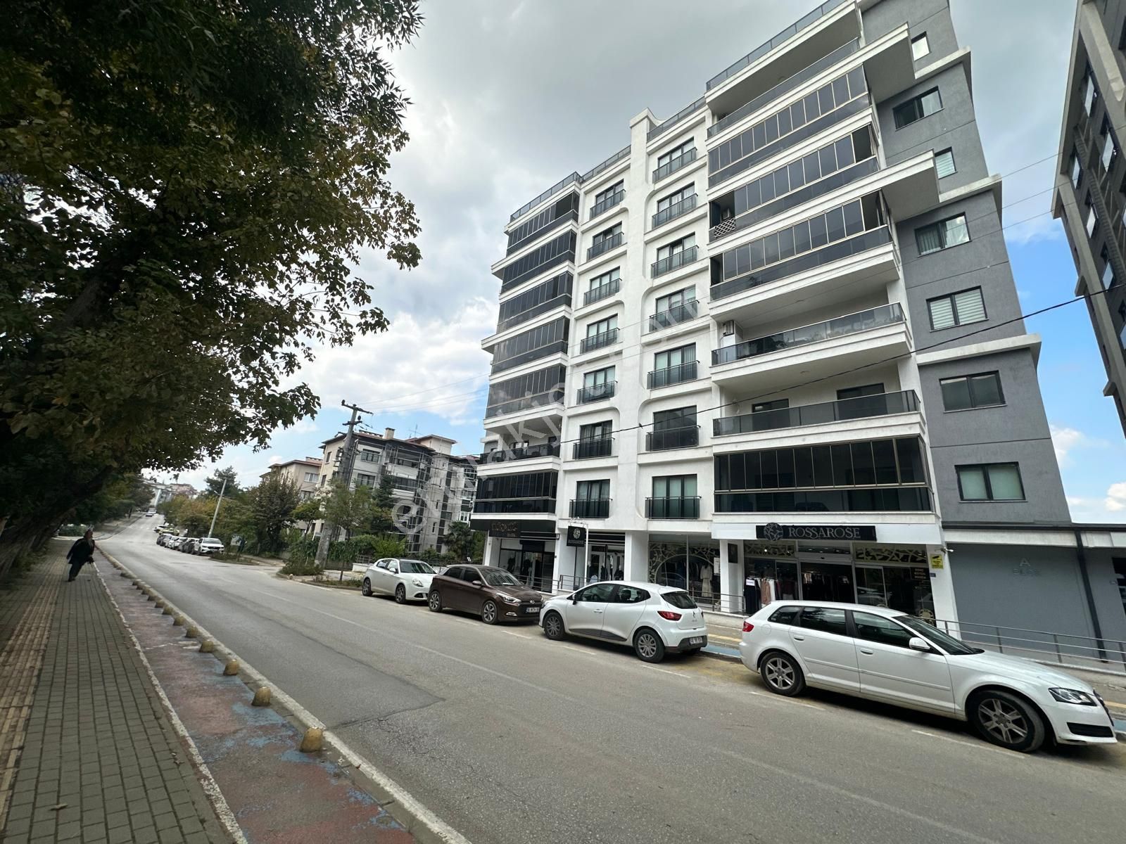 Beşevler Konak Cd.üzerinde Site İçi Satılık 4+1 Dubleks Daire!