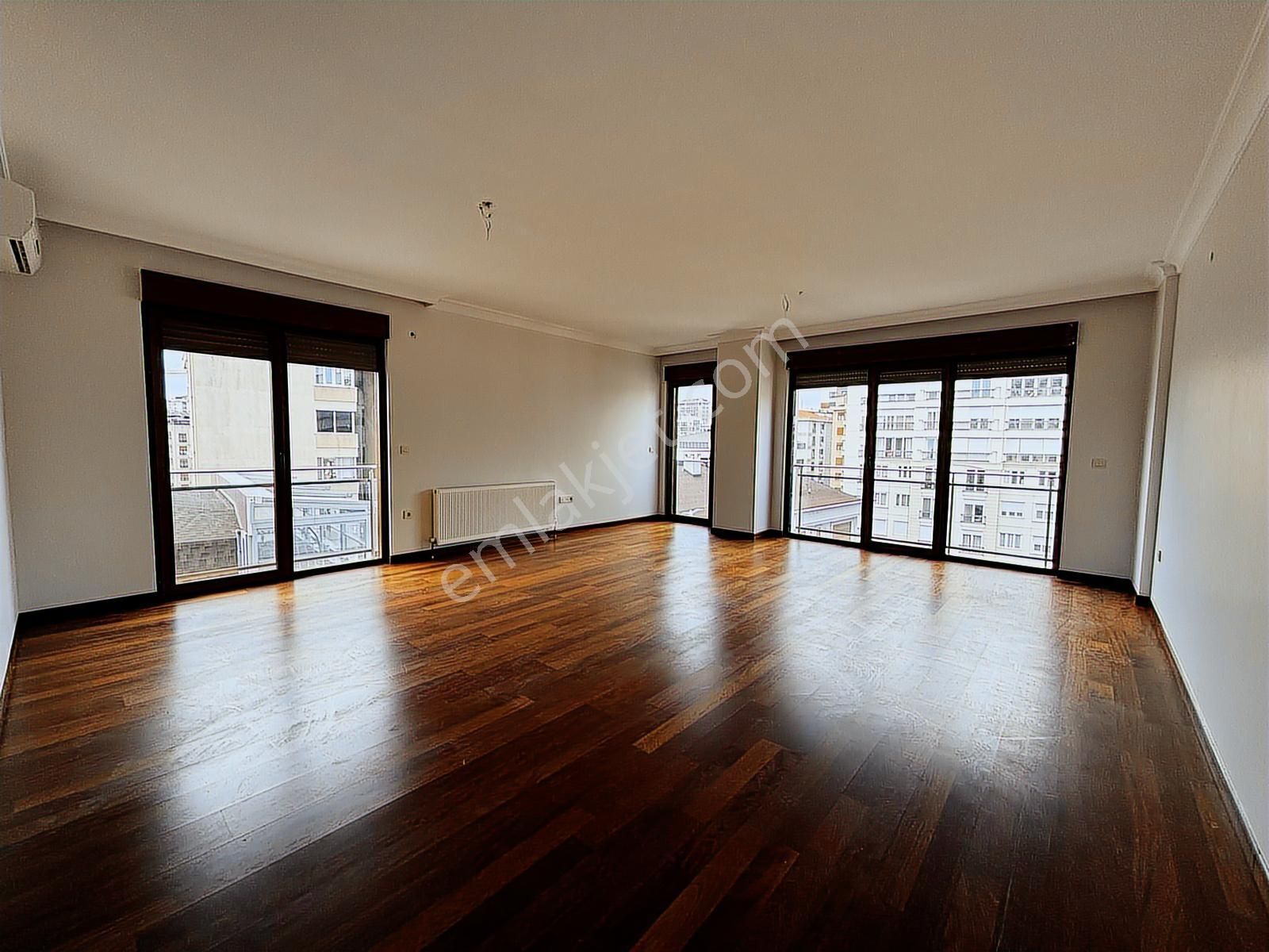 Turyap'tan Caddebostan'da Kullanışlı Ferah Emsalsiz Geniş 3+1 - Görsel 21