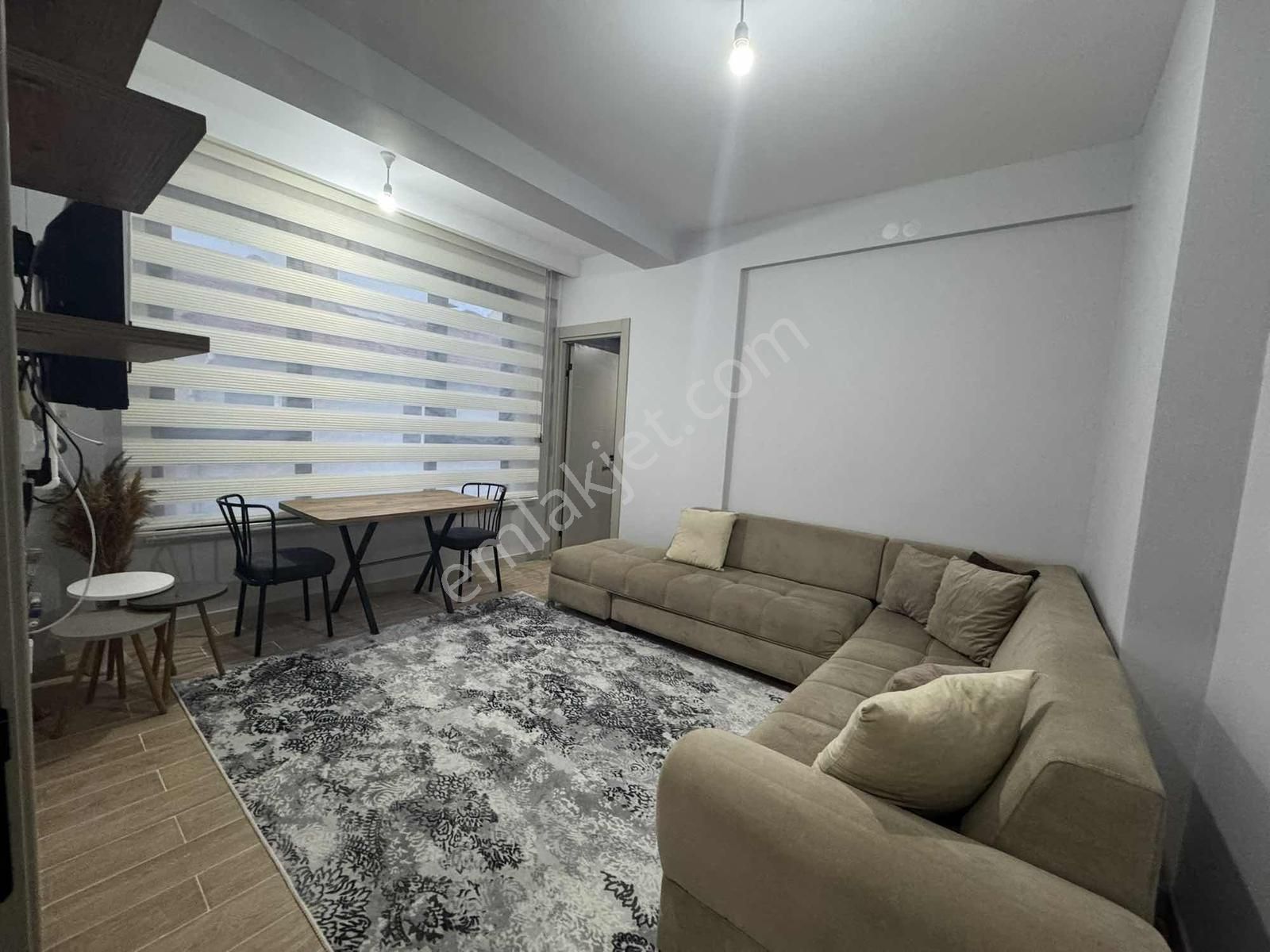 Sütlüce İçem Kapısı Yanı Ful Eşyalı, Asansörlü Kiralık 2+0 Daire