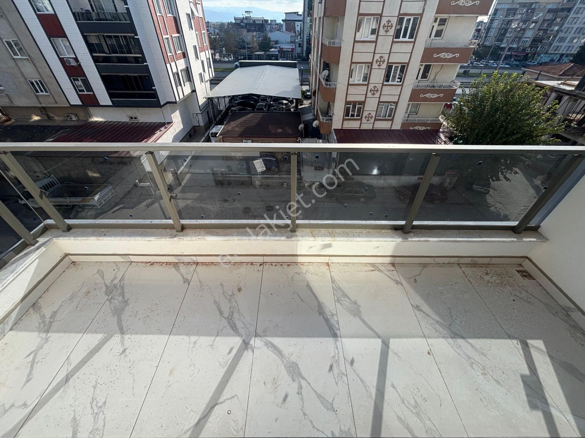 Yiğit'ten Kadıköyde 1+1 Doğalgaz Kombili Öncephe Sıfır Lüx Daire - Görsel 12