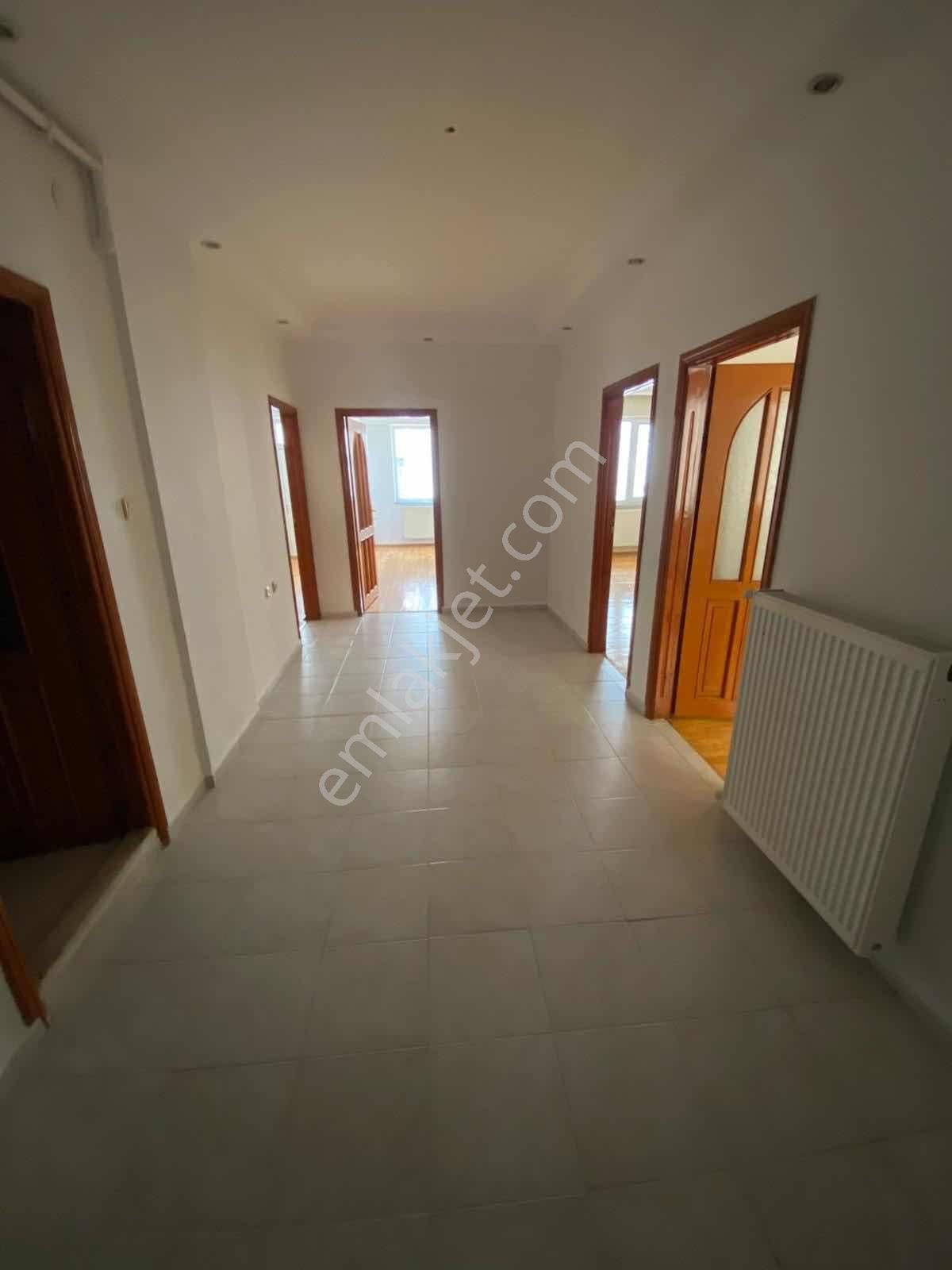 Yağmur Emlak'tan Canik B.evlerinde Satılık 3+1 Fırsat Daire - Görsel 7