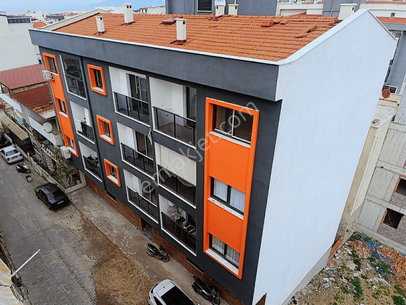 Kuşadası Merkeze Yürüme Mesafesinde Sıfır 1+1 Satılık Daire