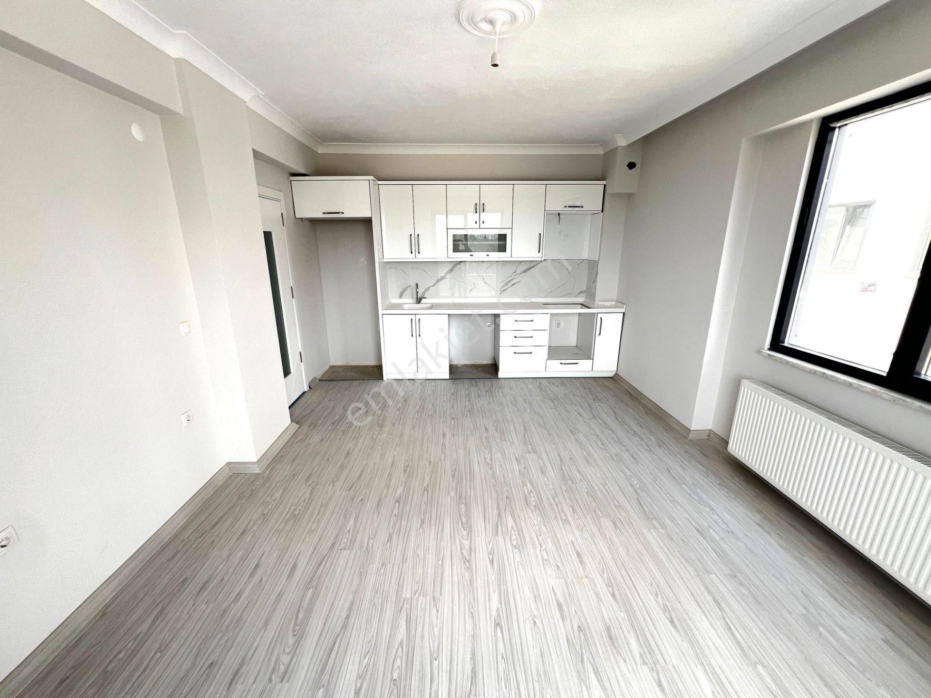Yiğit'ten Kadıköy'de 2+1 Öncephe Kapalı Otoparklı Sıfır Daire - Görsel 3