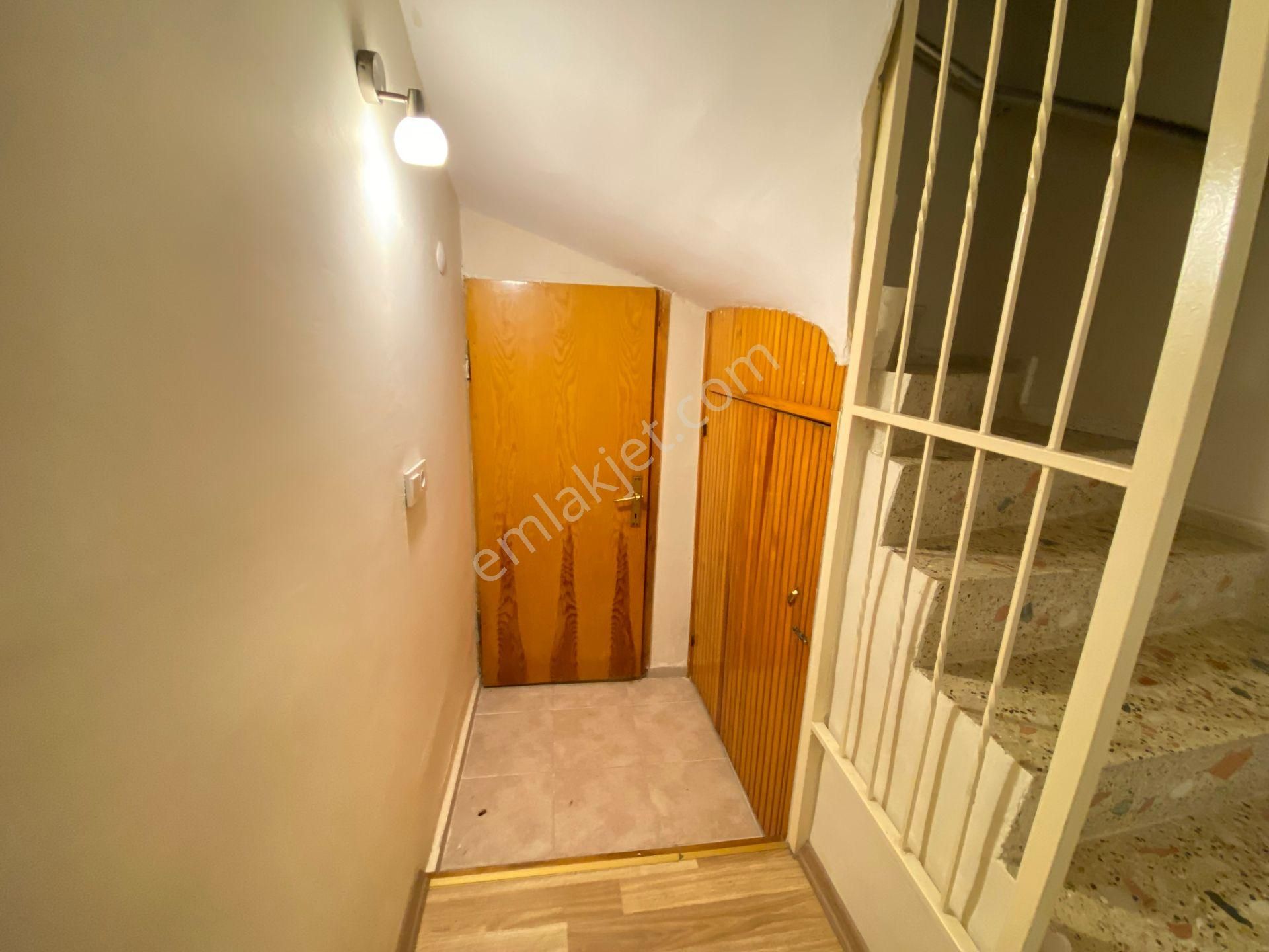 Seferihisar Ürkmez'de Plajına 50m Deniz Tarafı Satılık 3+1 Villa - Görsel 17