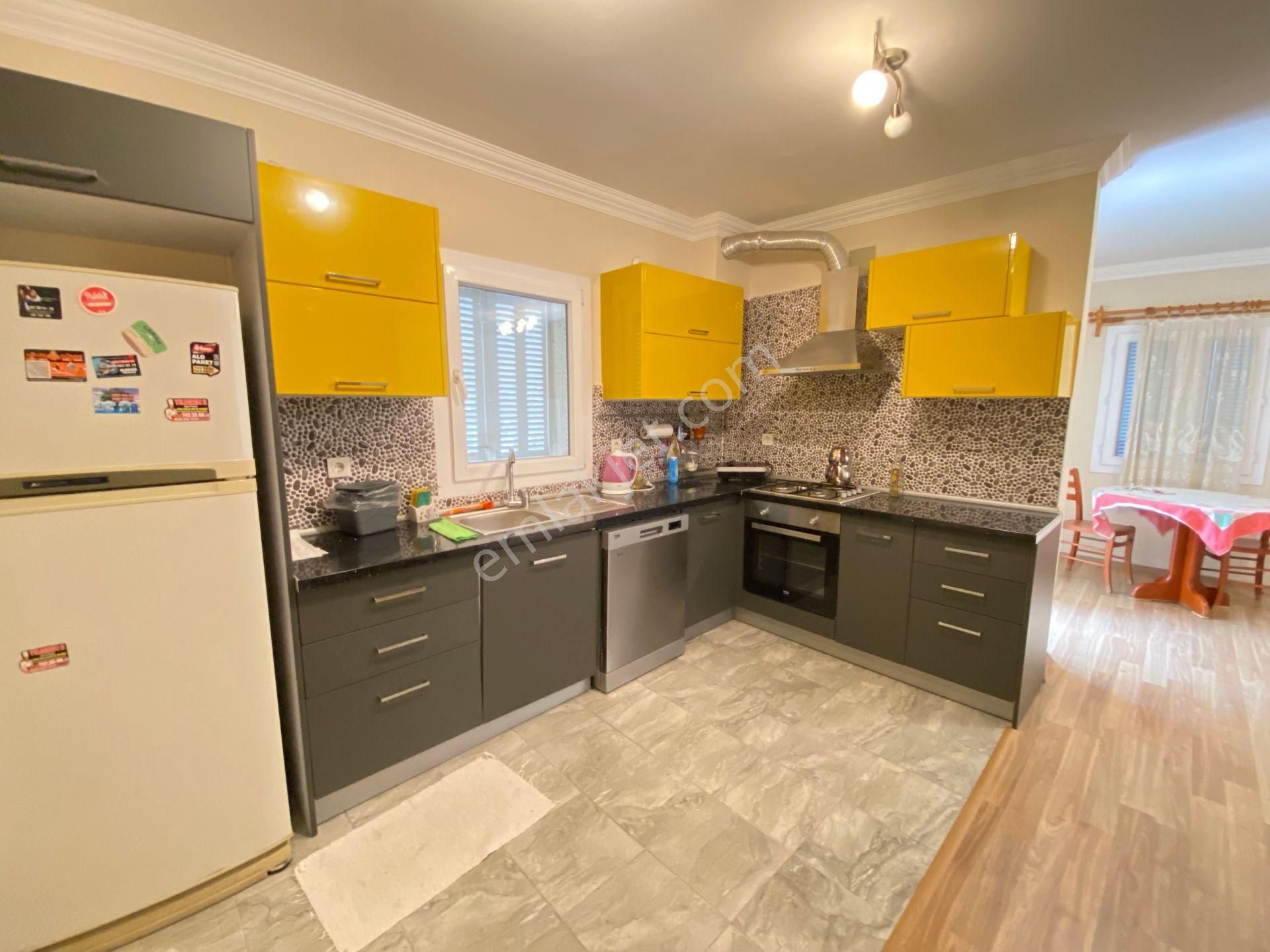 Seferihisar Ürkmez'de Plajına 50m Deniz Tarafı Satılık 3+1 Villa - Görsel 15