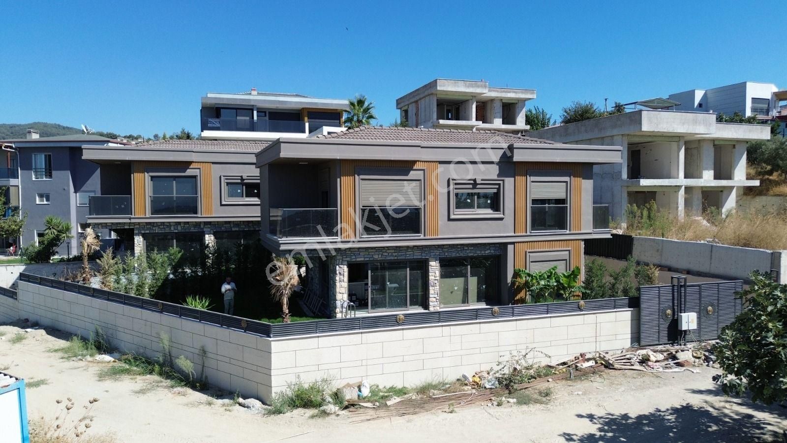 Yaylaköy'de Deniz Manzaralı Özel Havuzlu Sıfır Villa - Görsel 8