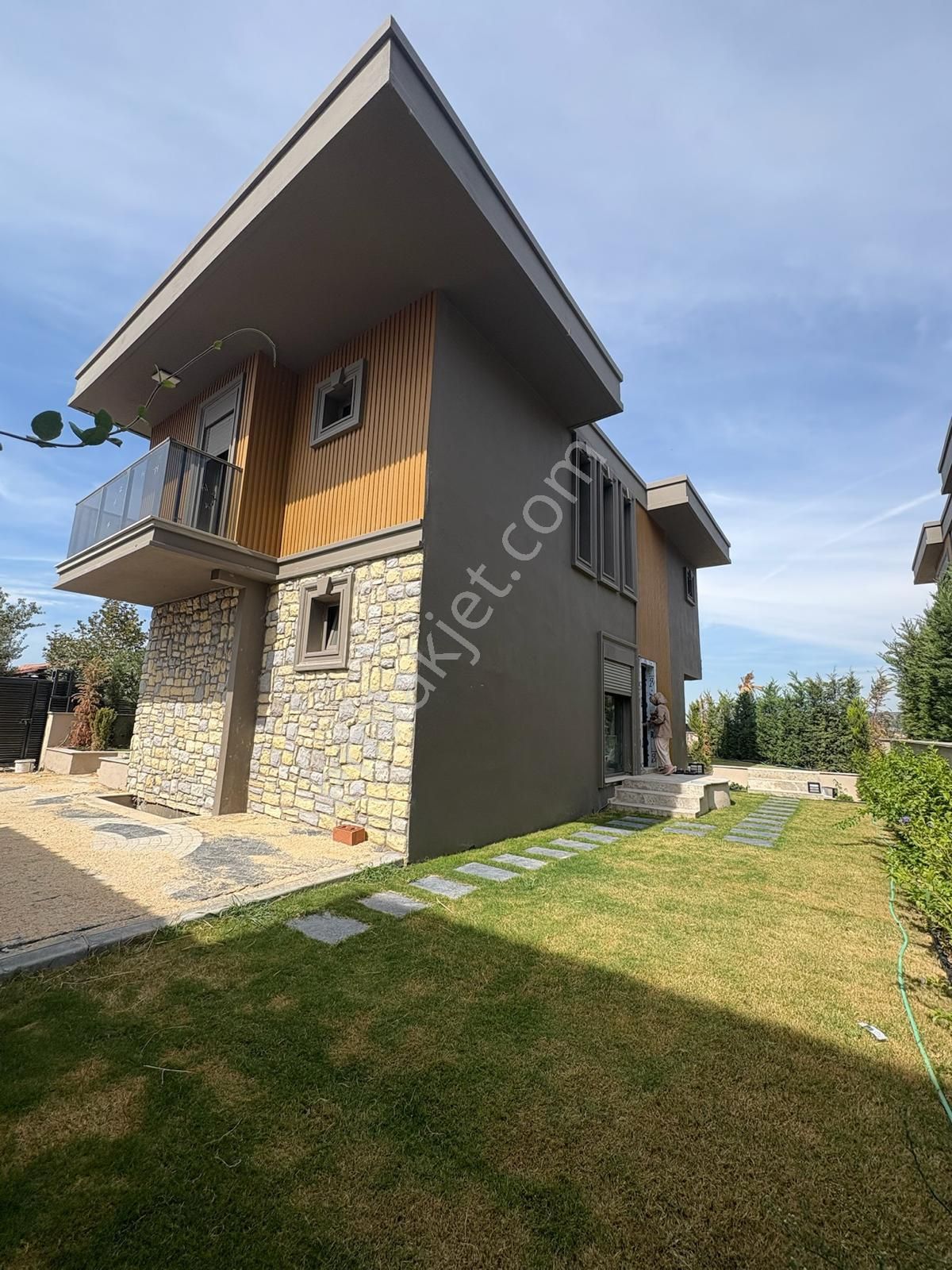 Yaylaköy'de Deniz Manzaralı Özel Havuzlu Sıfır Villa - Görsel 14